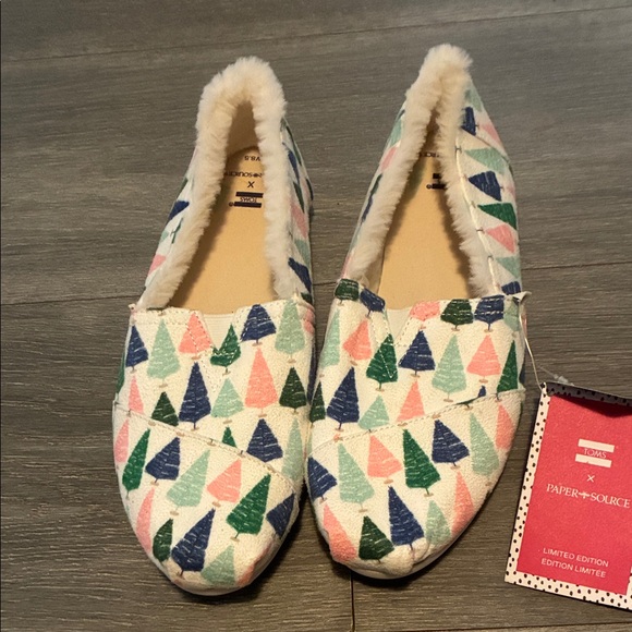 Toms Women's Multicolor Tree Pattern Slippers - Picture 1 of 4